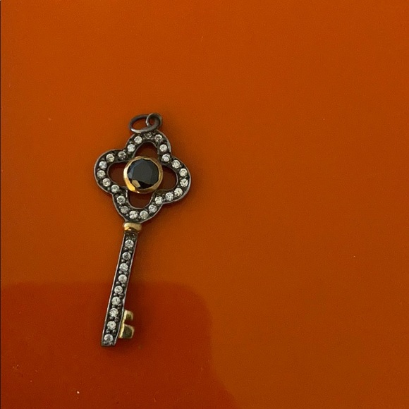Stella and Dot 1.5 inch key charm - Picture 2 of 3